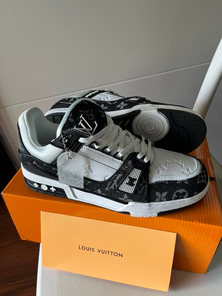 Louis Vuitton Runners Black - Maat 43, Zwart, Ophalen of Verzenden, Sneakers of Gympen, Zo goed als nieuw