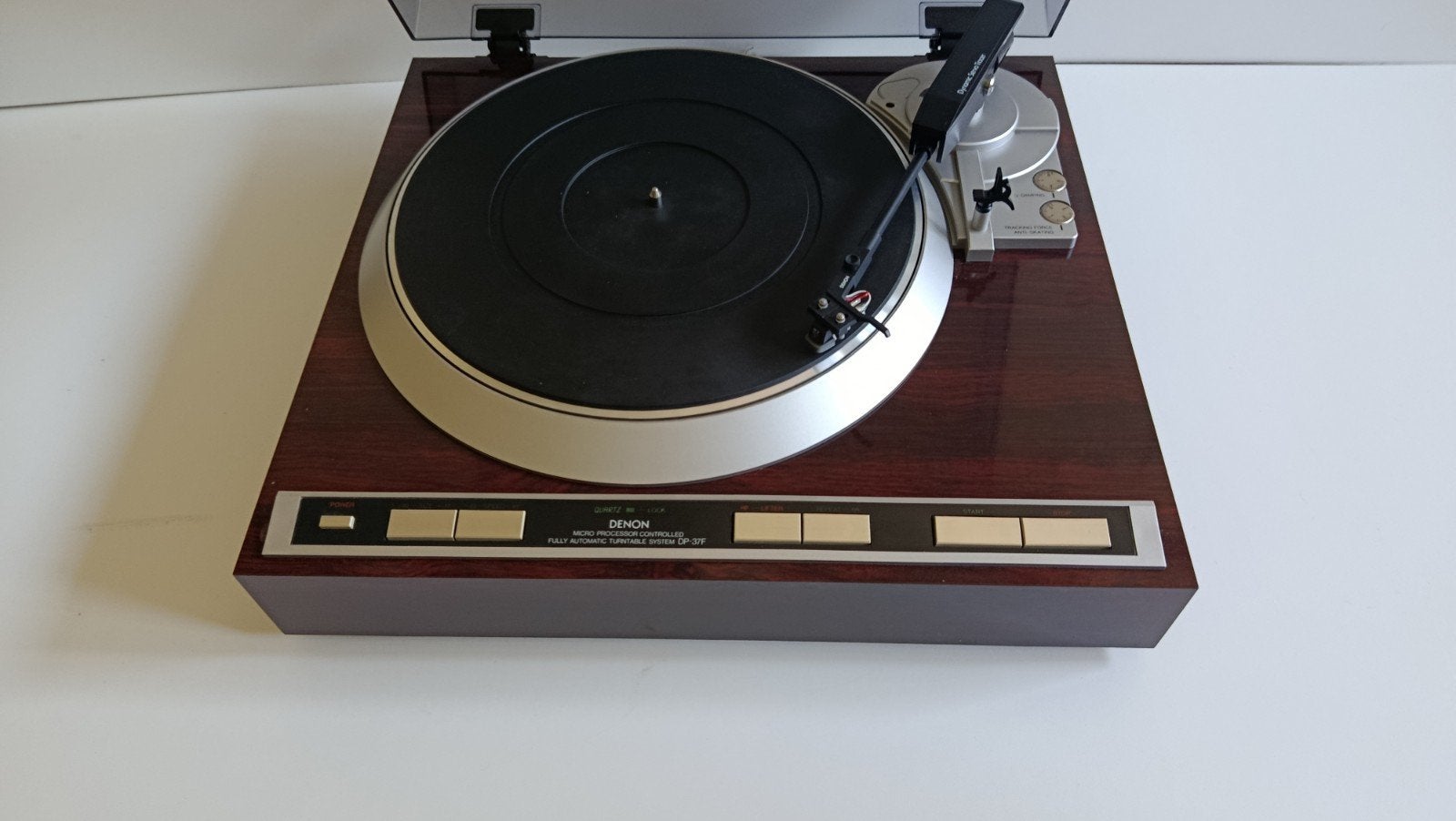 Denon DP-37F Volautomatische Platenspeler - Klassiek Design, Audio, Tv en Foto, Platenspelers, Ophalen of Verzenden, Zo goed als nieuw