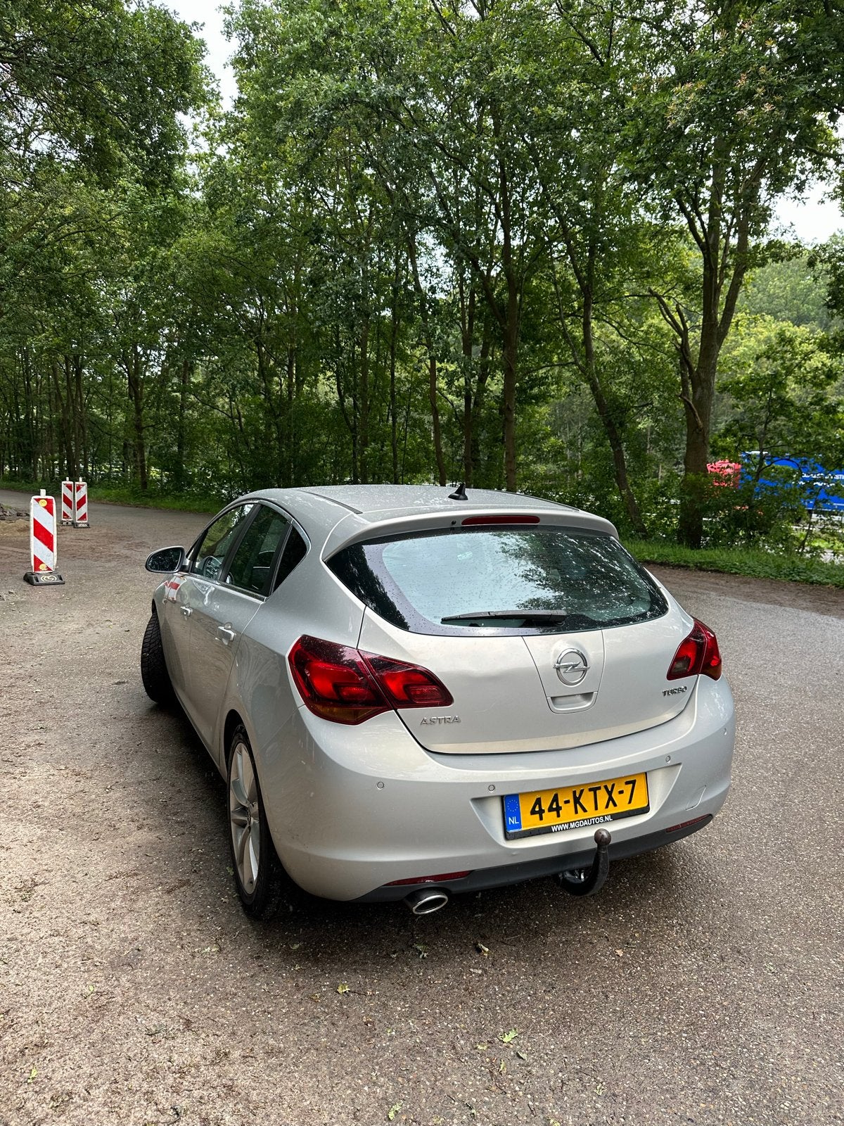 Opel Astra 1.6 Turbo Cosmo 5D 2010 Beige, Auto's, Voorwielaandrijving, Zwart, 4 cilinders, 179 pk