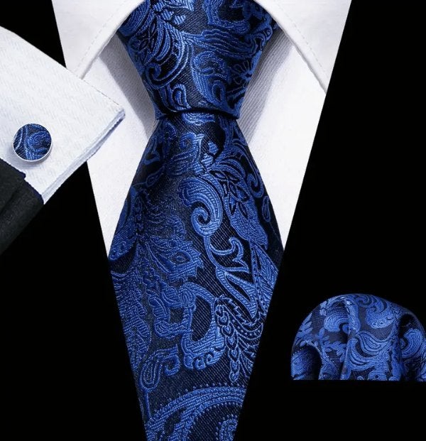 100% zijde Stropdas Pochet Manchetknopen Blauw Zwart -NIEUW-, Ophalen of Verzenden, Nieuw, Blauw, Met patroon