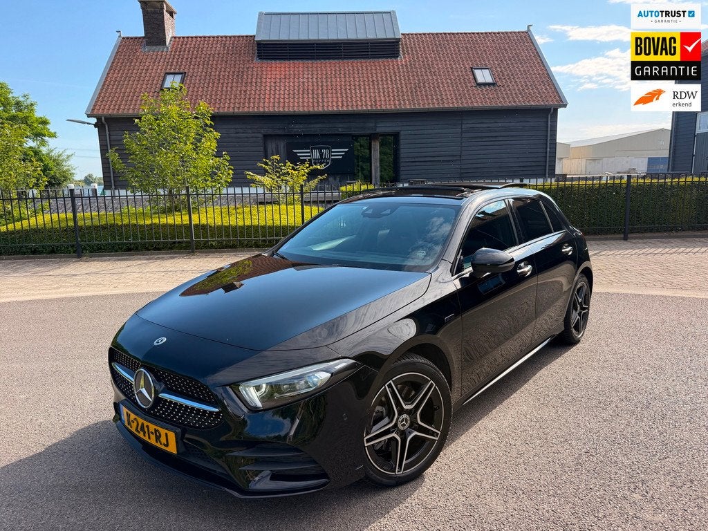 Mercedes-Benz A-klasse 250 e AMG Limited Nightpakket Burmest, Auto's, Mercedes-Benz, Gebruikt, 4 cilinders, 15 kWh, Automatische klimaatregeling