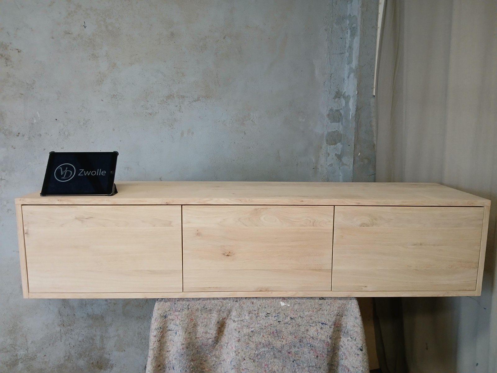 Design eiken tv-meubel zwevend greeploos op maat leverbaar, 150 tot 200 cm, Eikenhout, Nieuw, Ophalen of Verzenden