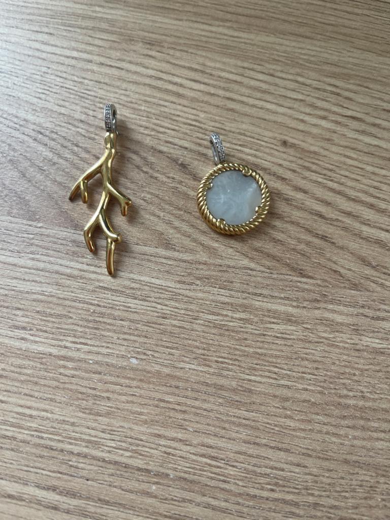 Ti Sento Twee gouden hangers met parelmoer en koraal design, Overige voorstellingen, Ophalen of Verzenden, Zo goed als nieuw, Goud