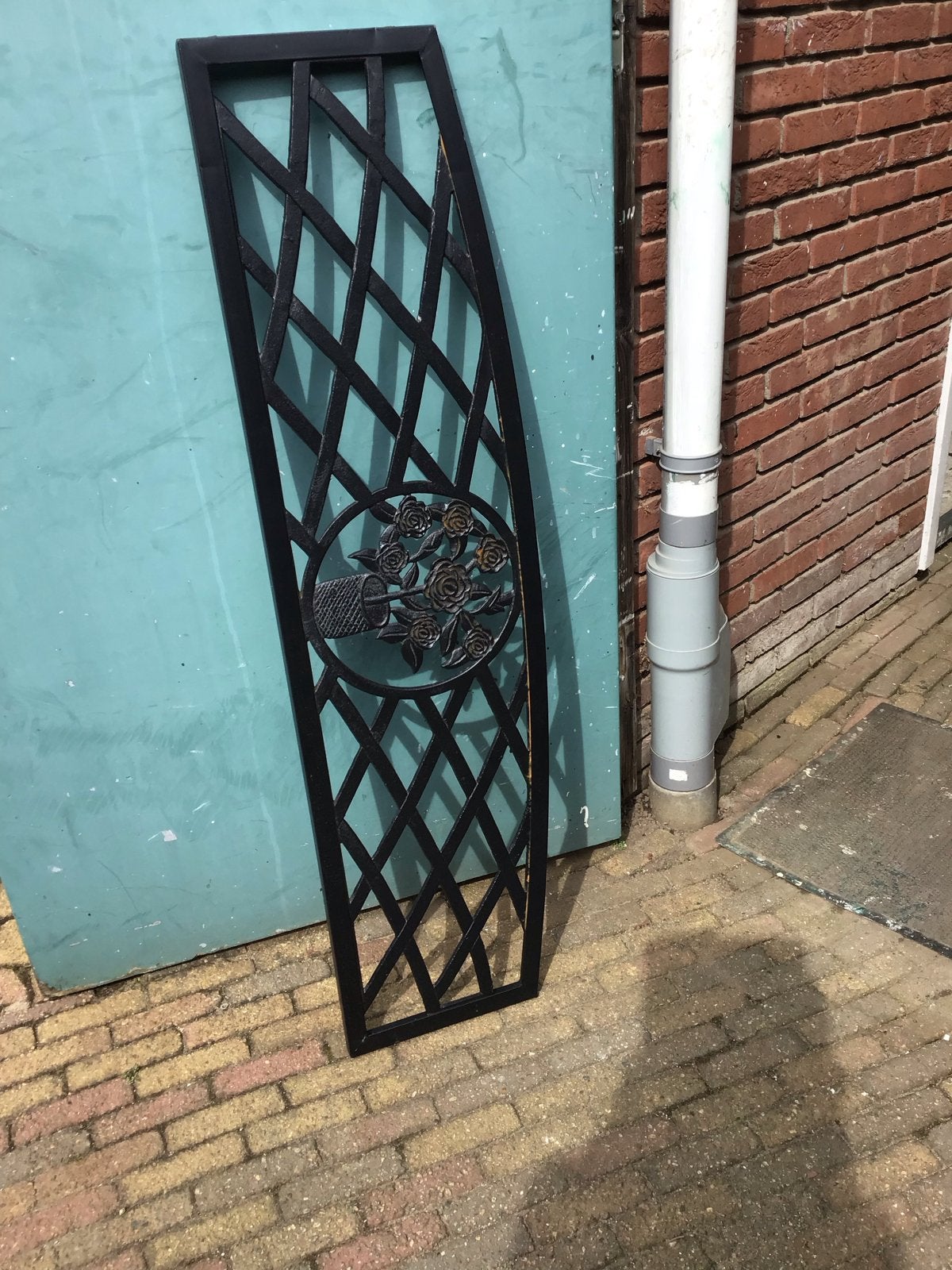 Decoratief gietijzer hekwerk met rozenmotief, Ophalen, Gebruikt