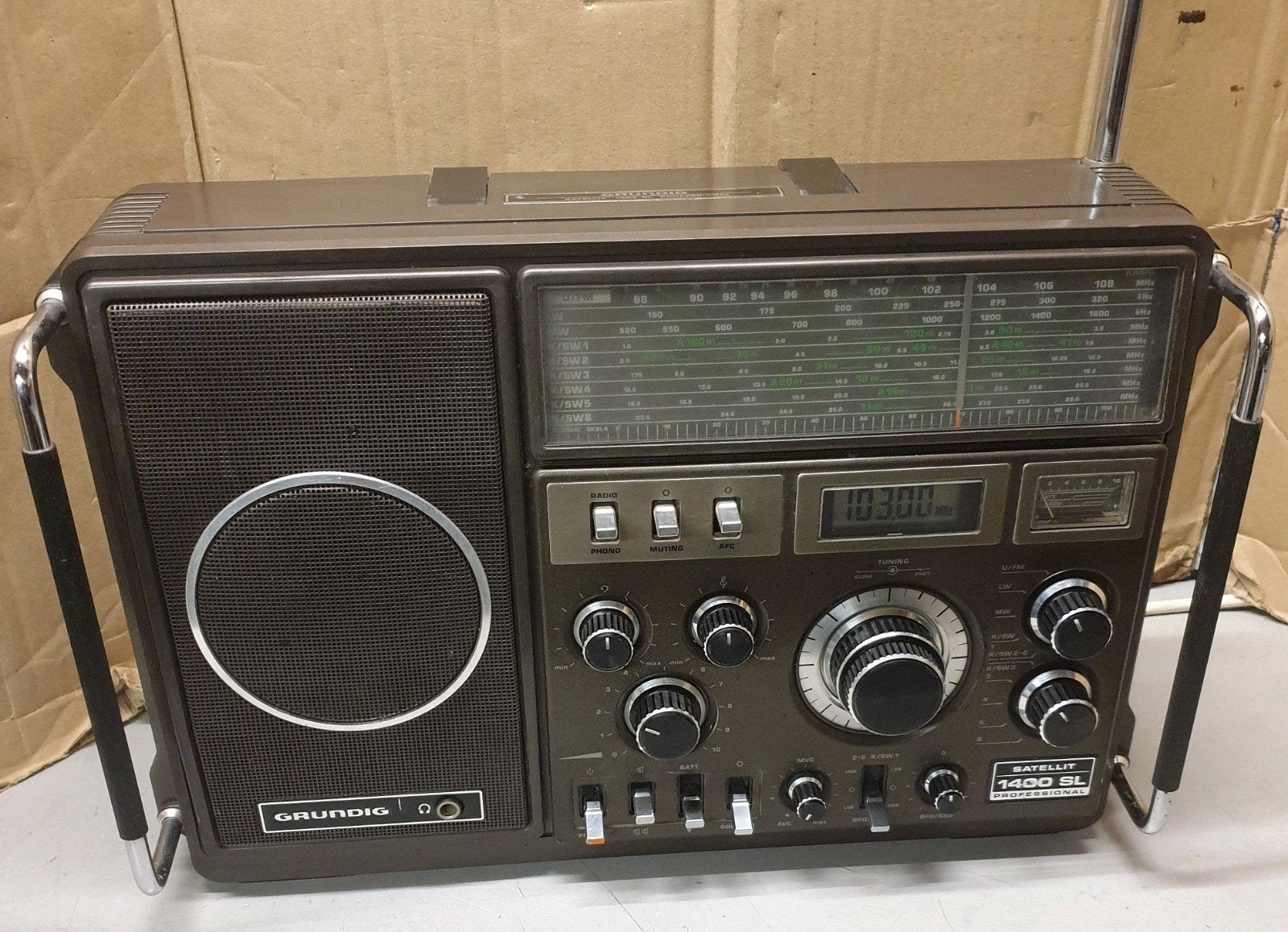 Grundig satellit professional 1400sl radio  lees!, Ophalen of Verzenden, Wereldontvanger