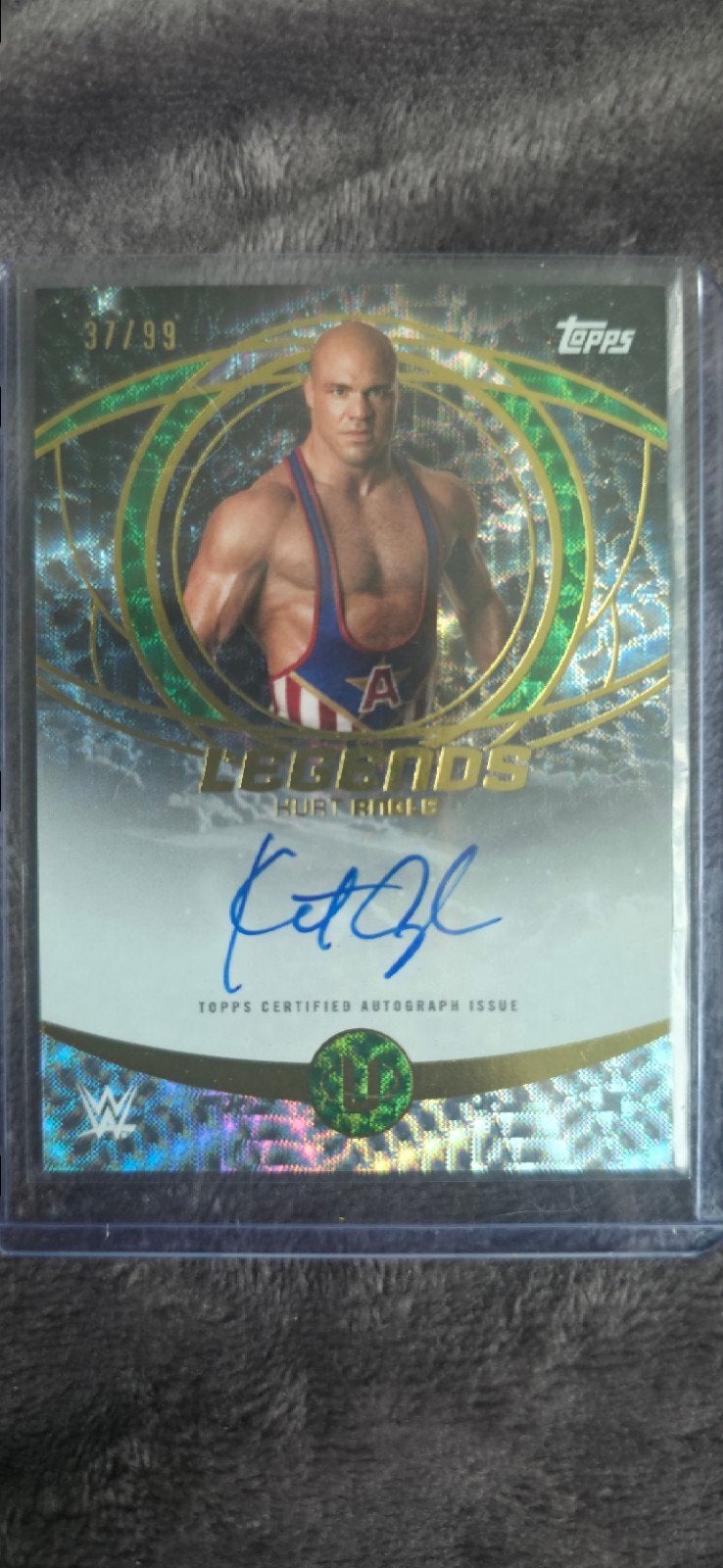 WWE Topps Legends Kurt Angle Autograph Kaart 37/99, Ophalen of Verzenden, Zo goed als nieuw, Overige sporten, Spelerskaart