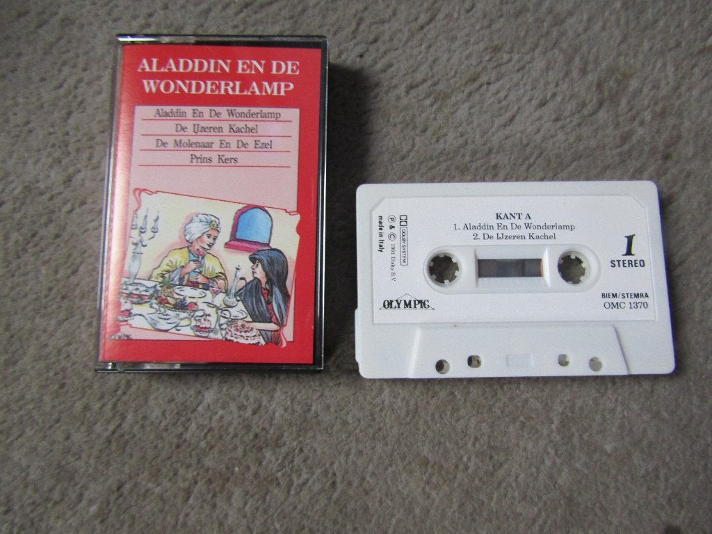Cassette: 4 sprookjes met o.a Aladin, Cd's en Dvd's, Cassettebandjes, Gebruikt, Kinderen en Jeugd, 1 bandje, Ophalen of Verzenden