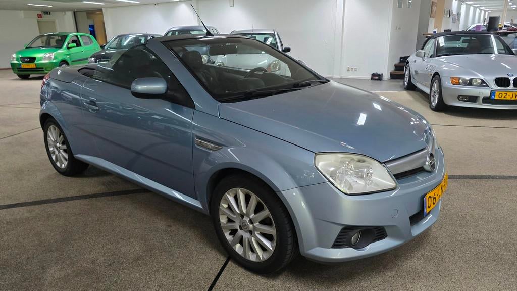 Opel Tigra TwinTop 1.4-16V Sport 103.000dkm! Nap!, Auto's, Opel, Voorwielaandrijving, Gebruikt, 4 cilinders, Cabriolet