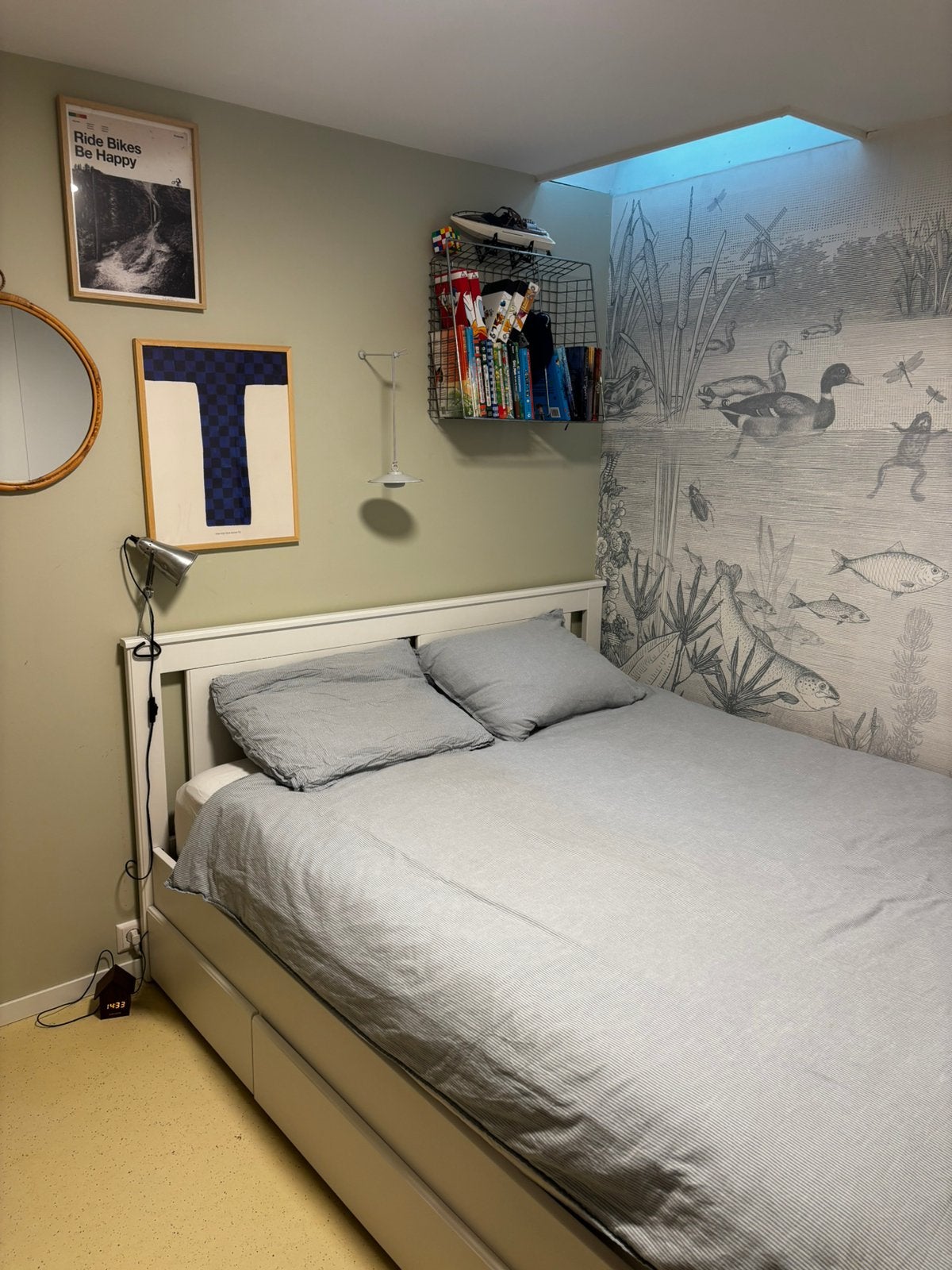 Bed 160X200 (songesand Ikea) incl matras, Huis en Inrichting, Slaapkamer | Bedden, Ophalen, Wit, Tweepersoons, Zo goed als nieuw