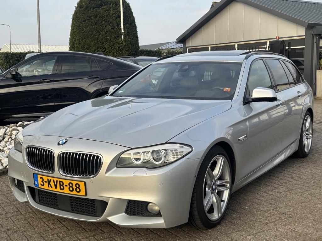 BMW 5 Serie Touring 530D High Exe 2013 M-Pakket NL Auto Pano, Auto's, BMW, Automaat, Euro 5, Gebruikt, Zwart
