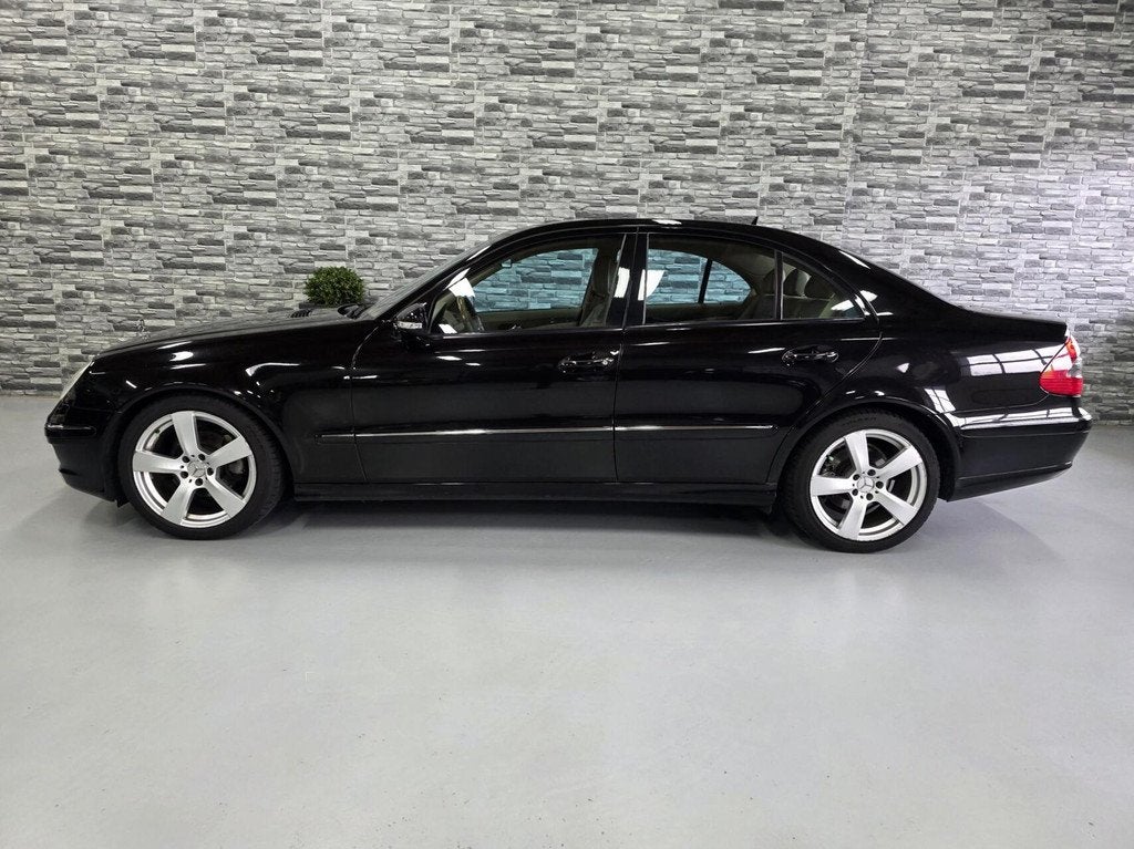 Schitterende Mercedes E-klasse 280 Avantgarde *NL auto*NAP*!, Auto's, Automaat, Achterwielaandrijving, Gebruikt, Automatische klimaatregeling