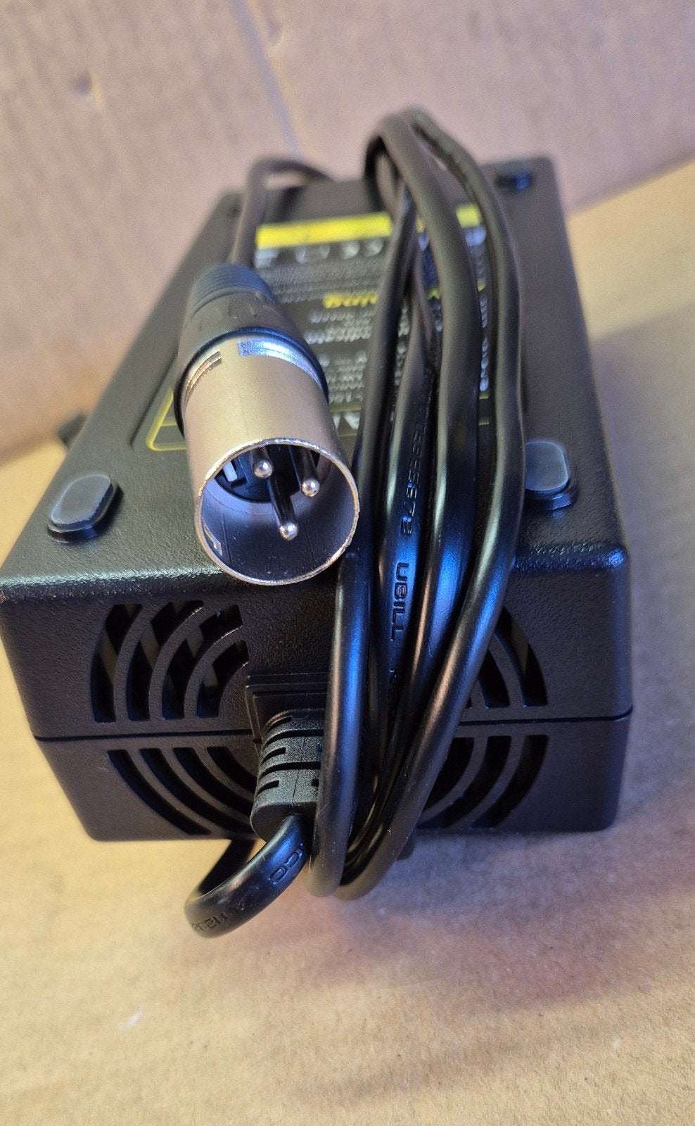 Scootmobiel acculader - 3-pins XLR - Zo goed als nieuw

​, Diversen, Rolstoelen, Zo goed als nieuw, Elektrische rolstoel, Ophalen