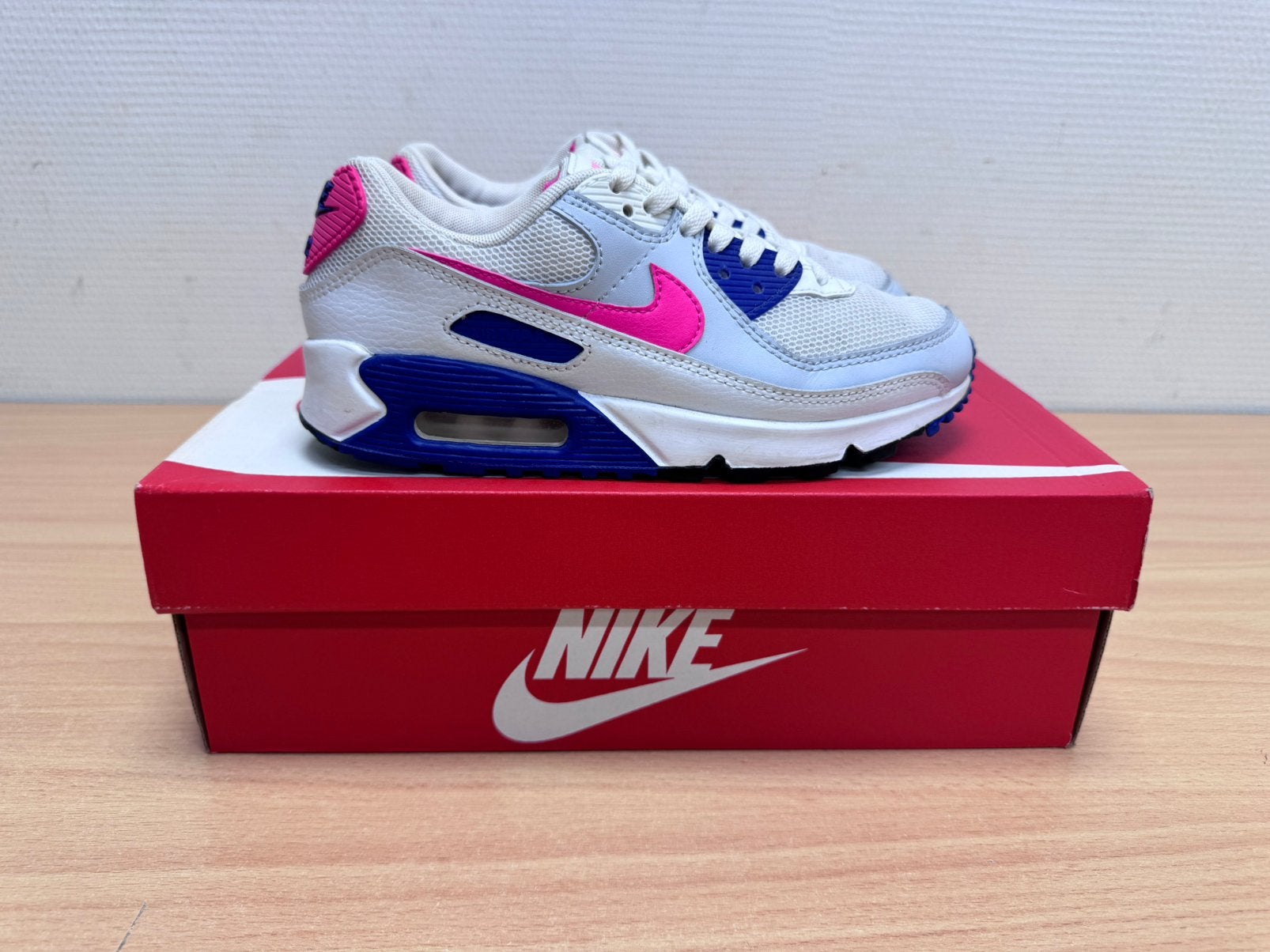 Nike Air Max 90 Hyper Pink 36,5 36.5, Ophalen of Verzenden, Sneakers of Gympen, Roze, Gedragen