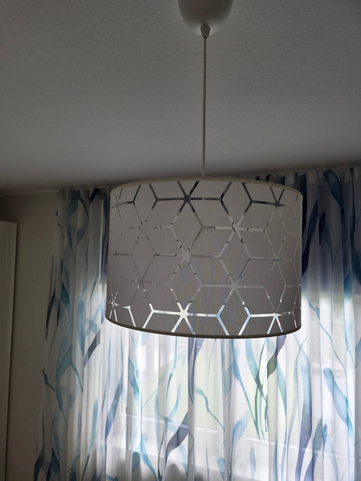 mooie witte hanglamp, Ophalen