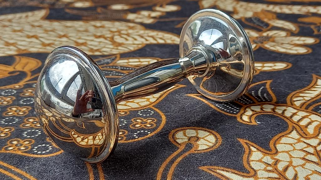Mooie oude silverplate rammelaar uit Engeland 10,8 cm., Ophalen of Verzenden