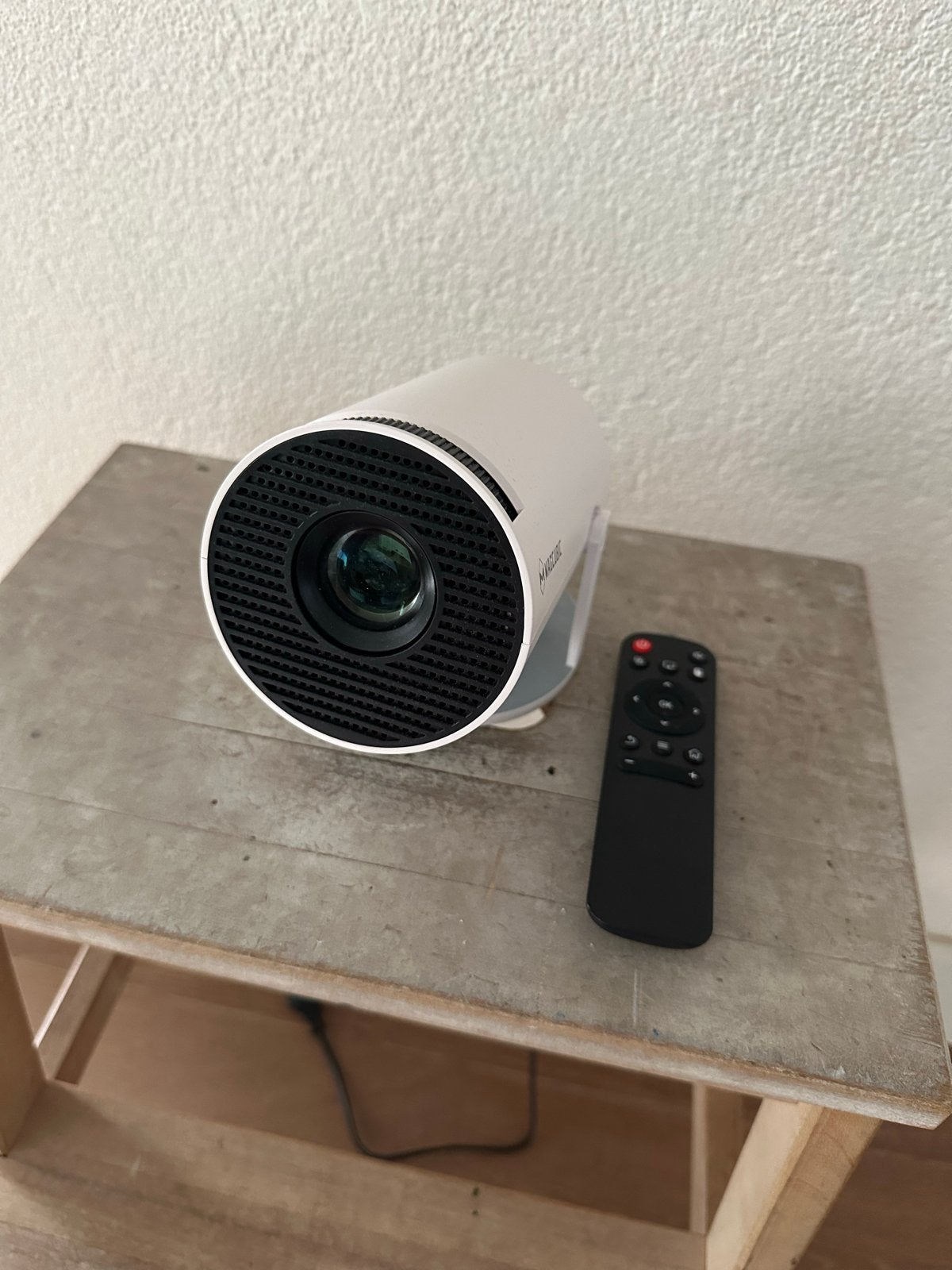 Magcubic Smart Projector met Afstandsbediening, Ophalen, Zo goed als nieuw, LED, Full HD (1080)