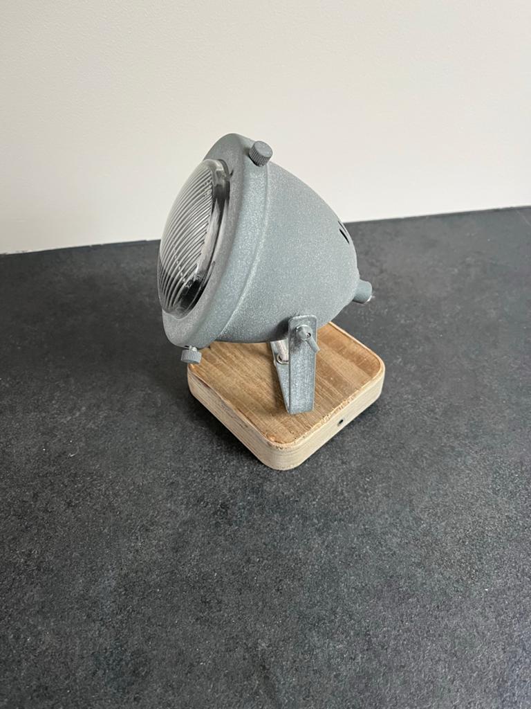 Unieke Muurlamp - Vintage Stijl met Houten Voet, Ophalen, Zo goed als nieuw, Metaal