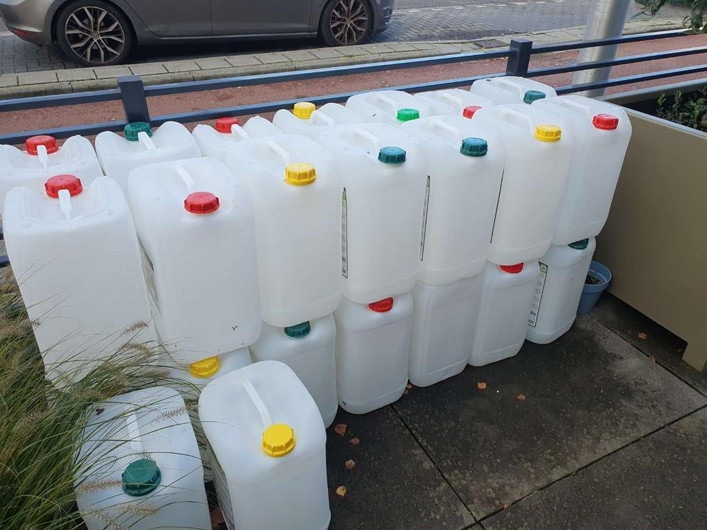 Nieuwe un 25 liter jerrycans  diesel benzine petroleum, Minder dan 75 liter, Ophalen, Gebruikt