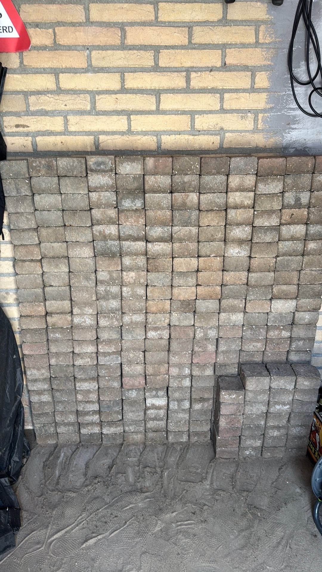 Gratis afhalen: 280 kinderkopjes (circa 2,8 m2), Ophalen, Gebruikt, Beton, Klinkers
