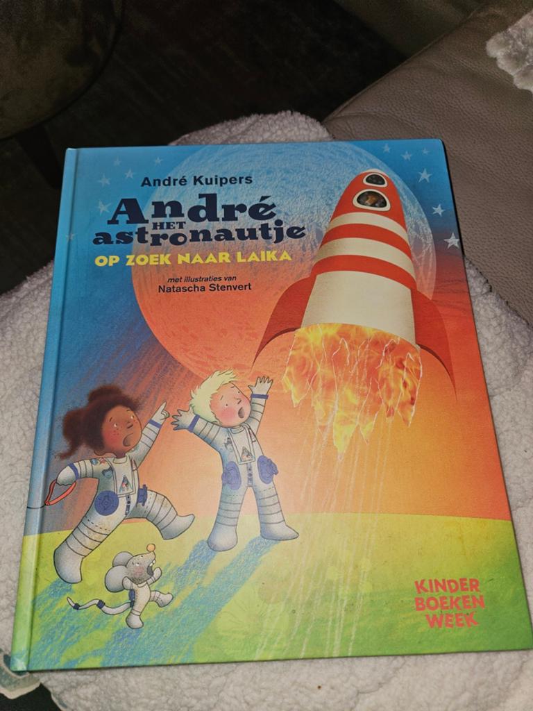 André het Astronautje op zoek naar Laika, Boeken, Kinderboeken | Jeugd | onder 10 jaar, Ophalen of Verzenden, Zo goed als nieuw