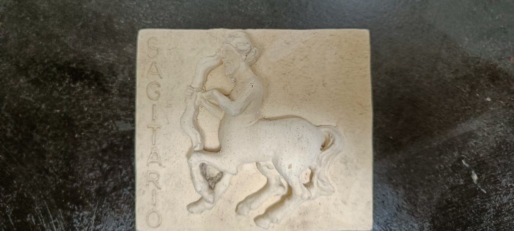 tegel met sterrenbeeld boogschutter, Antiek en Kunst, Antiek | Wandborden en Tegels, Ophalen of Verzenden