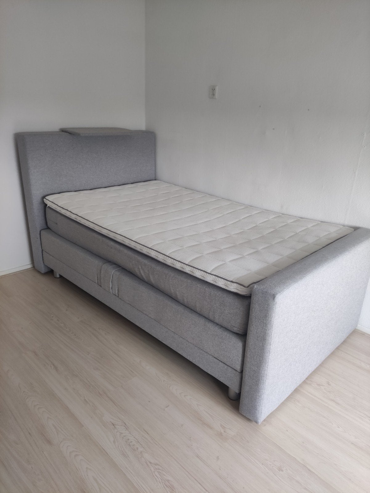 Gratis ophalen studenten flat Hasseltlaan 120x200, Gebruikt, Ophalen of Verzenden, Twijfelaar, 120 cm