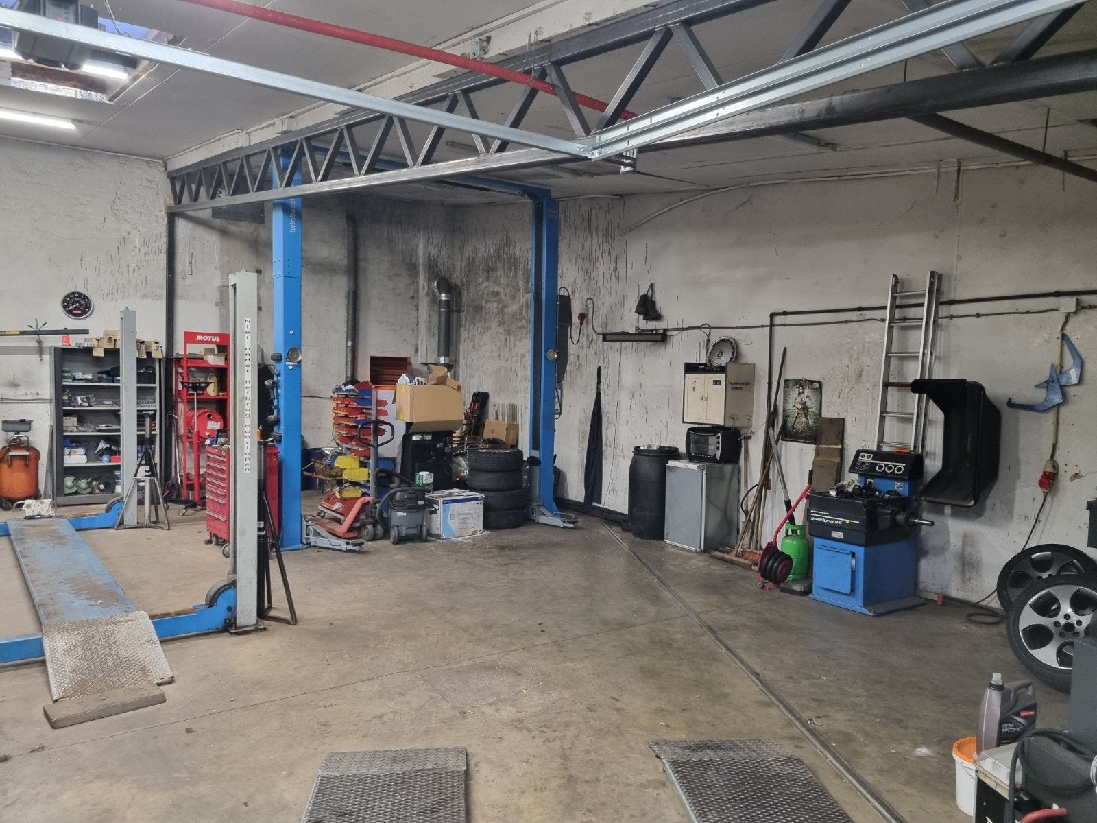 Garage materiaal/apparatuur: Hefbruggen, bandenapparaat, etc, Ophalen of Verzenden