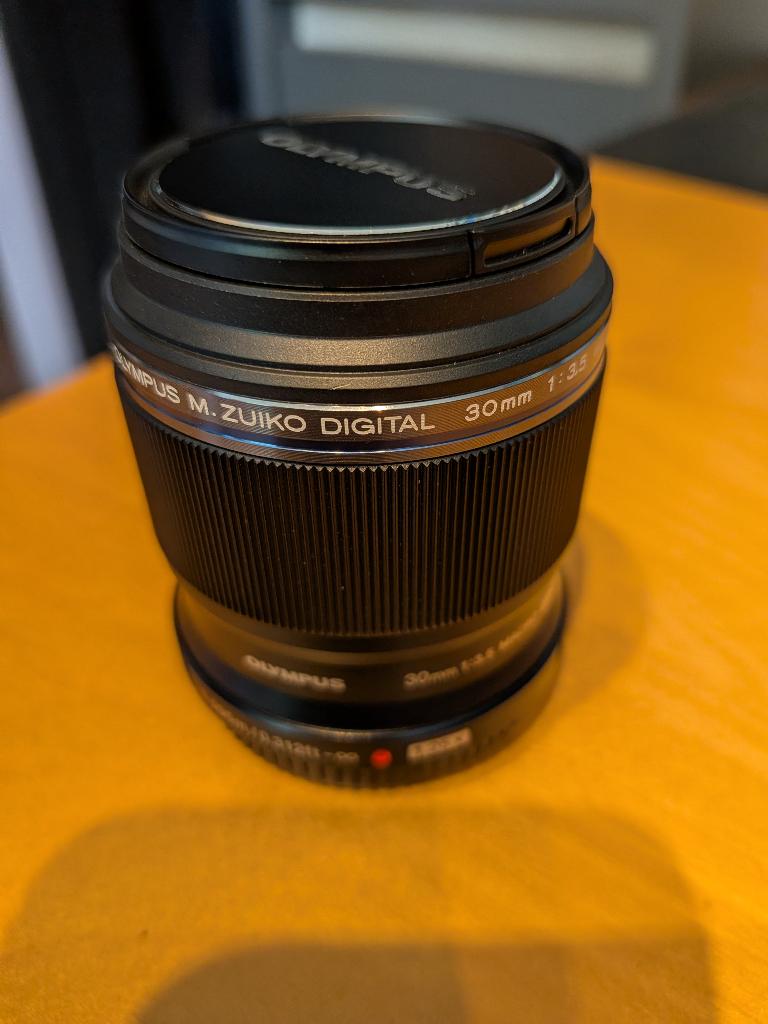 M.Zuiko Digital ED 30mm F3.5 Macro, Ophalen of Verzenden, Zo goed als nieuw, Macrolens