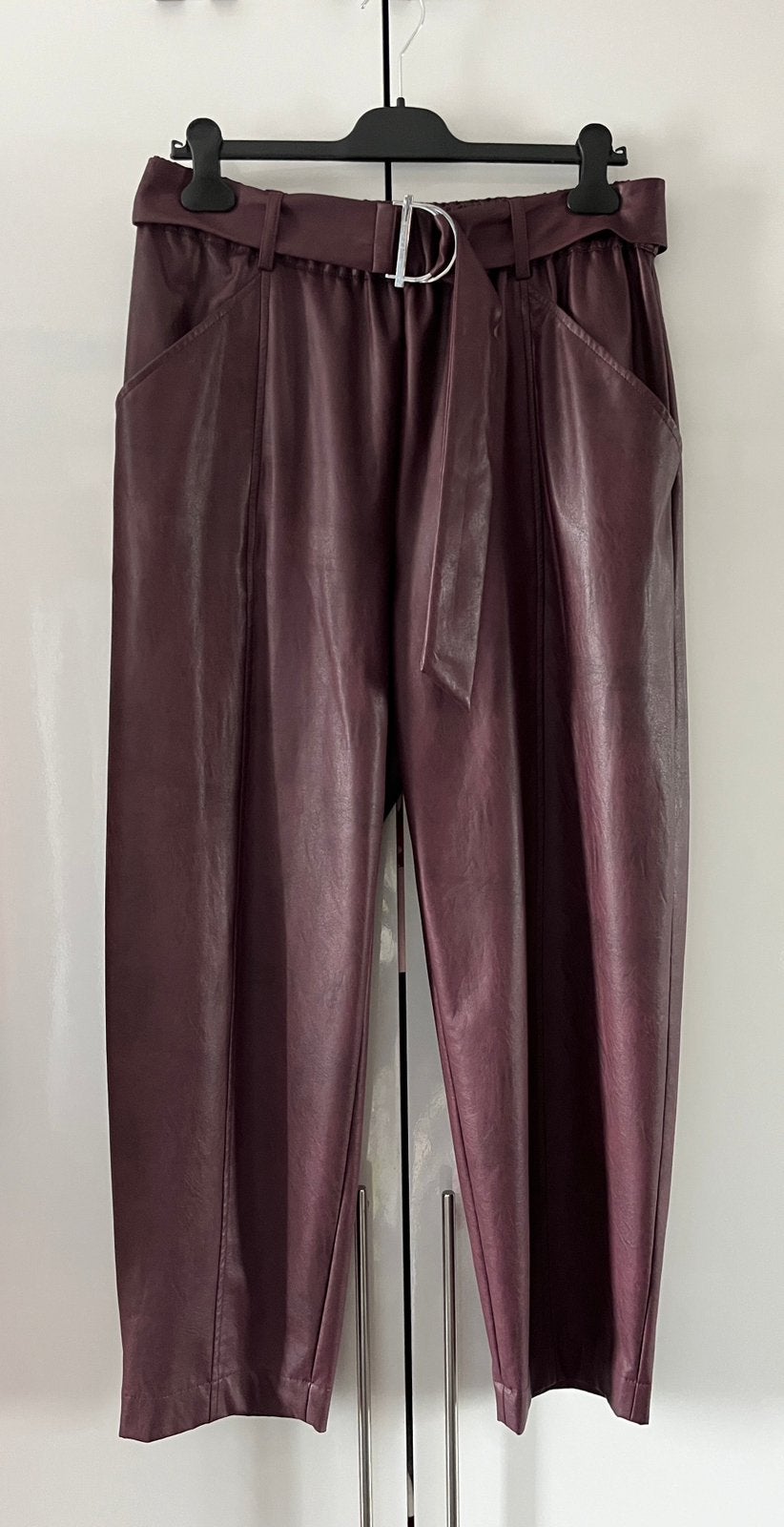 🌻Bordeaux baggy lederlook broek van Caroline Biss 42 44, Verzenden, Maat 42/44 (L), Zo goed als nieuw, Lang