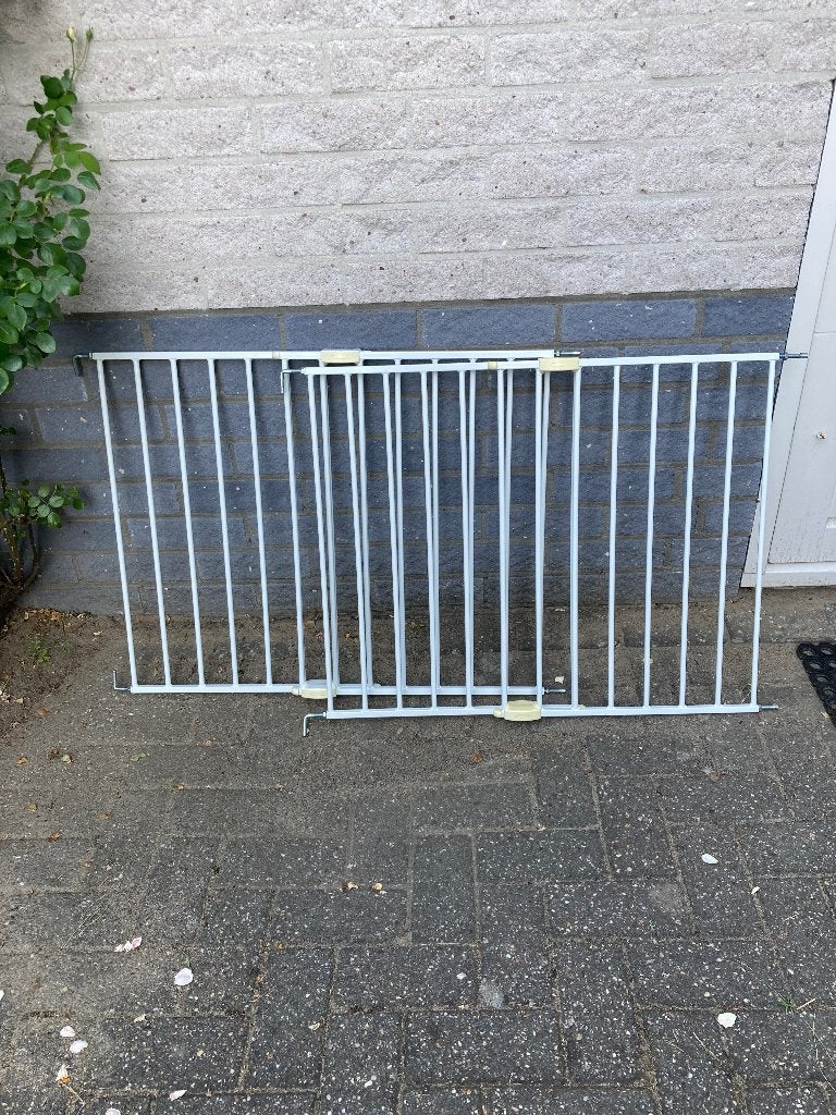 2 traphekjes NOMA metaal incl bevestigingsmaterialen, Kinderen en Baby's, Traphekjes, Ophalen, Gebruikt, Metaal of IJzer, Schroefhekje
