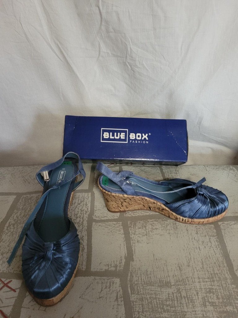 NIEUWE Gave blauwe sleehak sandalen. Mt 40. Merk Blue Box, Kleding | Dames, Blauw, ., Nieuw, .