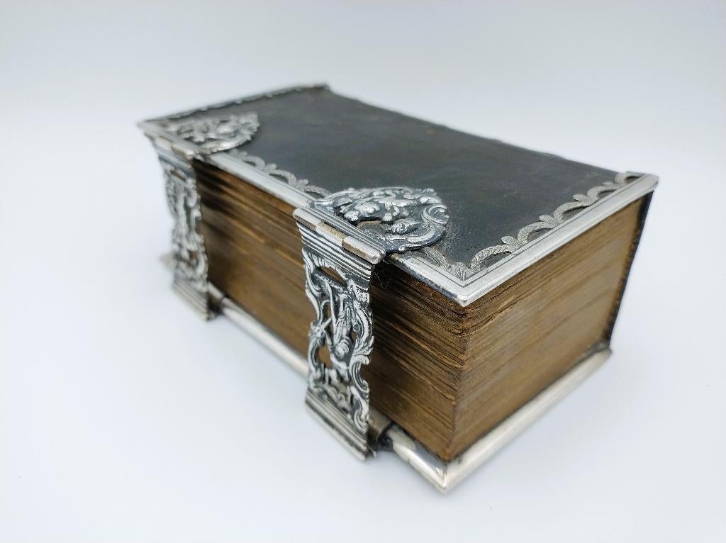 Antieke Bijbel met zilveren sloten, Groningen, Kremer, 1808, Verzenden, Zilver