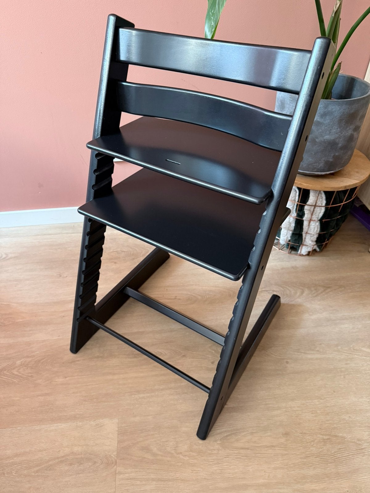 IZGS Stokke Tripp Trapp zwart Nieuw model black, Ophalen, Zo goed als nieuw, Meegroeistoel