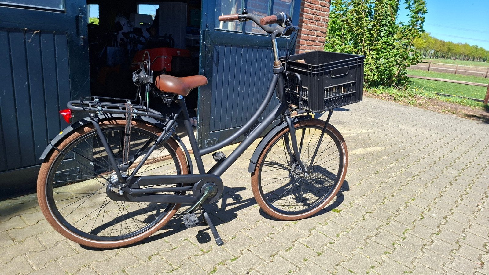 Mooie matzwarte meisjes transportfiets met rekjes, Terugtraprem, Gebruikt, Handrem, Ophalen