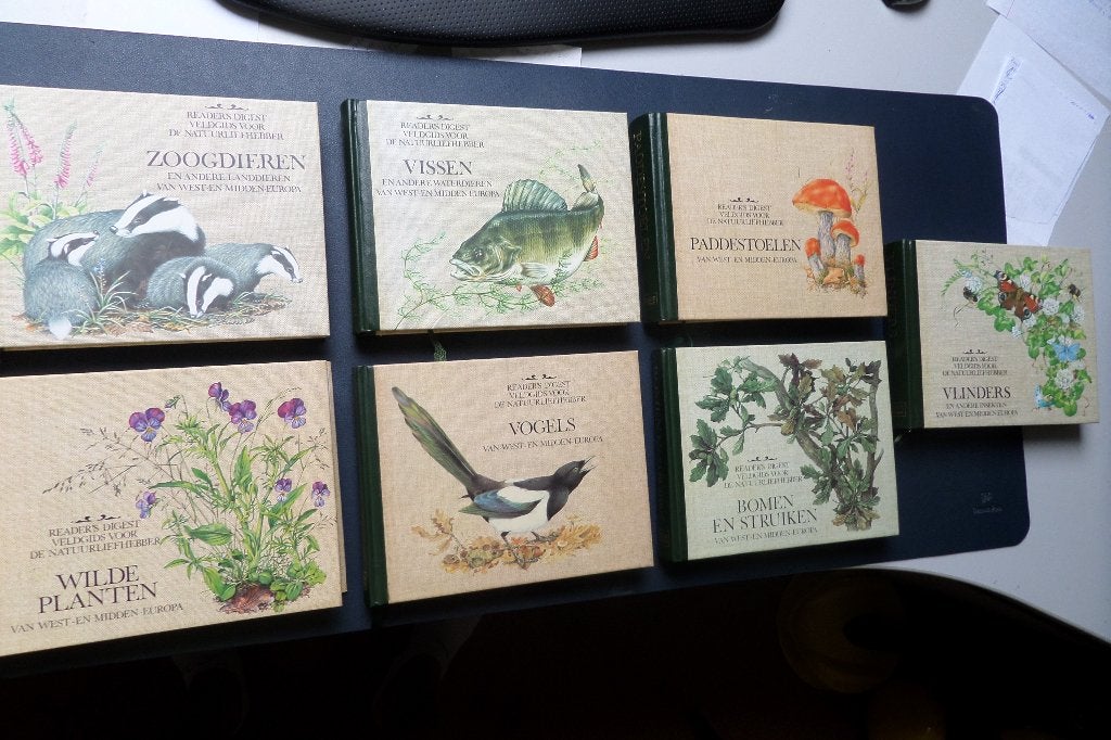Veldgids - Serie van 7 - Readers Digest - €95,=, Ophalen, Zo goed als nieuw, Natuur algemeen, Reader’s Digest