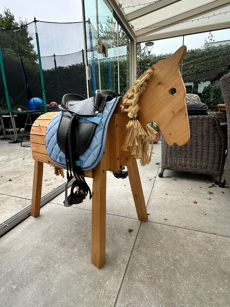 Houten Speelgoed paard, Ophalen, Zo goed als nieuw