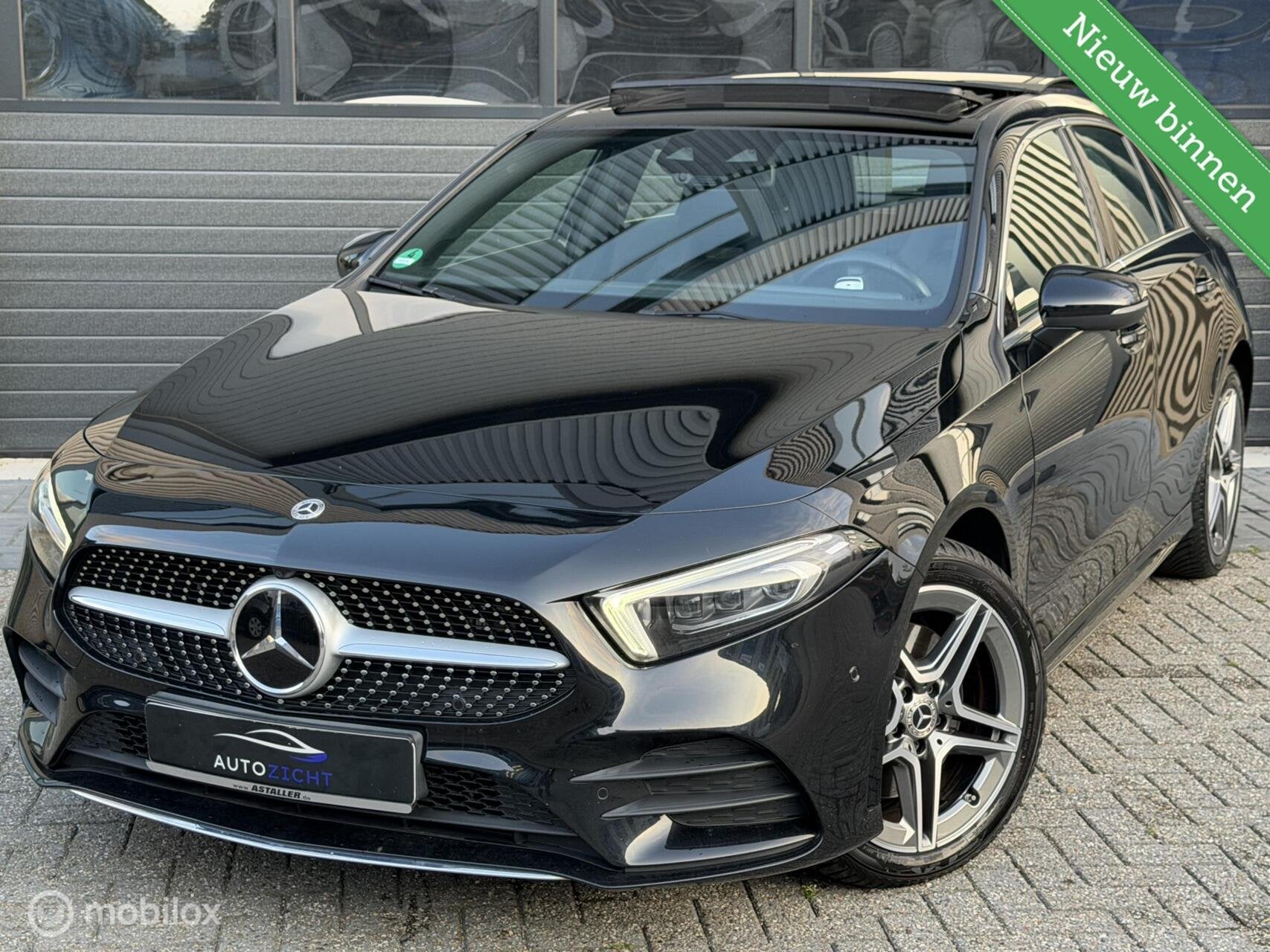 Mercedes A-klasse 250 e Premium Plus | AMG | Pano | ACC |360, Auto's, Gebruikt, Euro 6, Met garantie (alle), Zwart