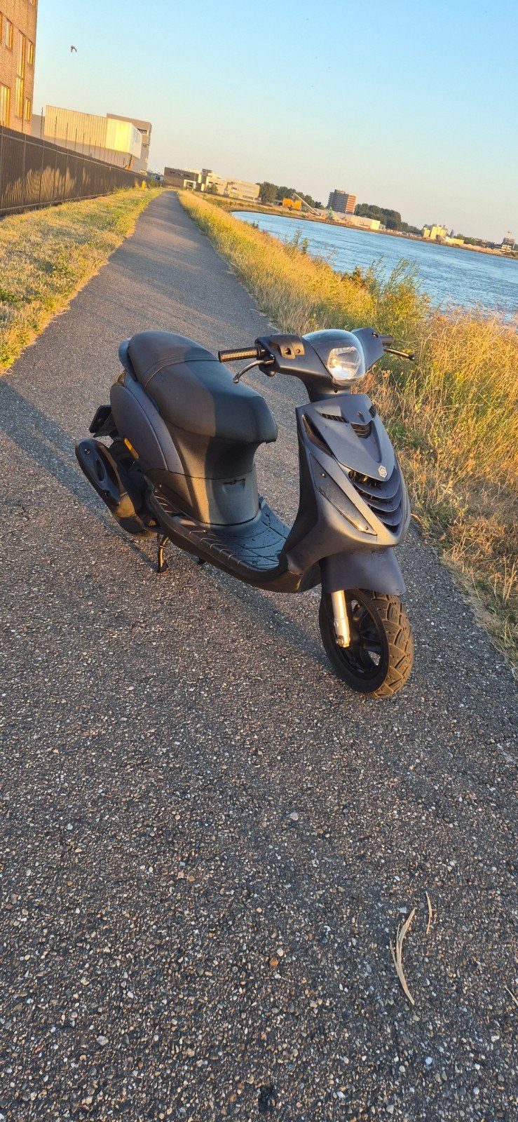 piaggio zip 50cc 4t 2012, Ophalen, Maximaal 45 km/u, Zip, Zo goed als nieuw