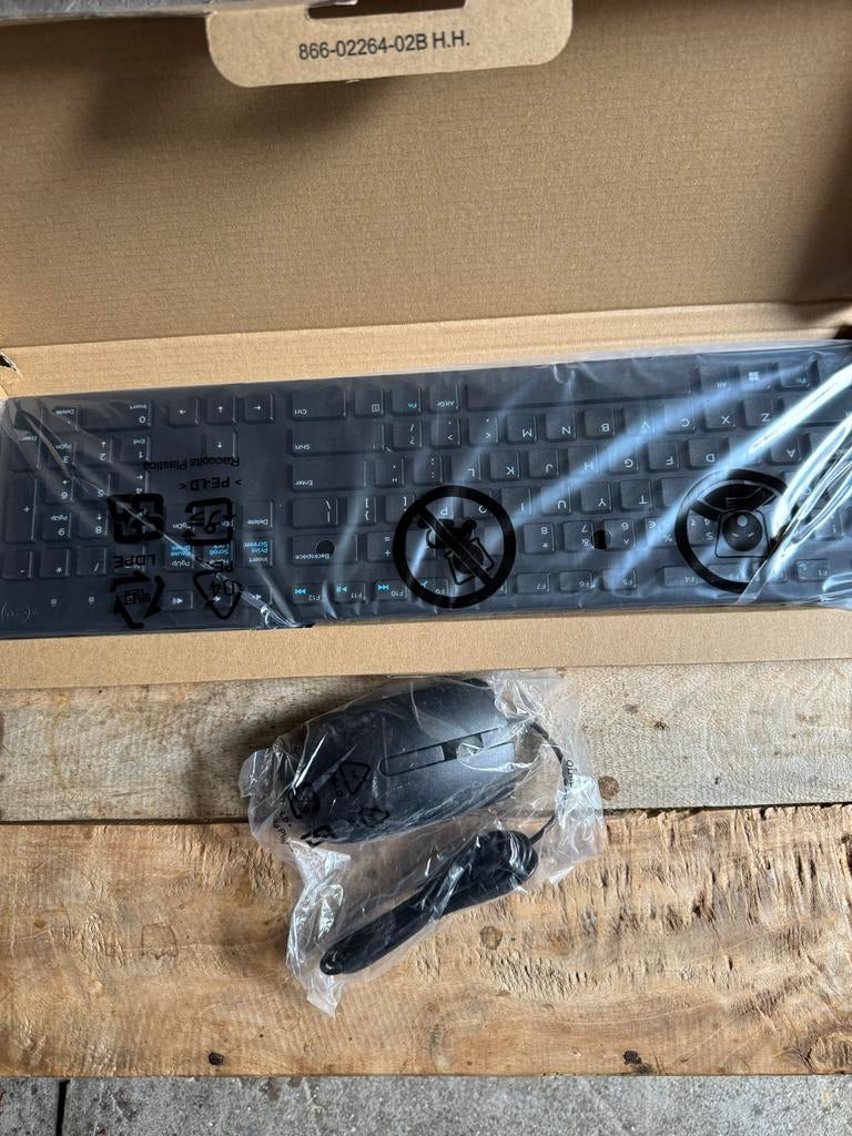 Dell KB216 Toetsenbord en Muis Set - Nieuw in Doos, Computers en Software, Toetsenborden, Ophalen, Toetsenbord en muis-set, Nieuw