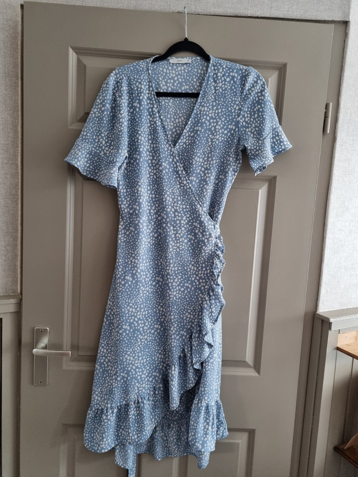 Pigalle wikkeljurk maat 36, zo goed als nieuw, Kleding | Dames, Jurken, Blauw, Pigalle, Ophalen of Verzenden, Zo goed als nieuw