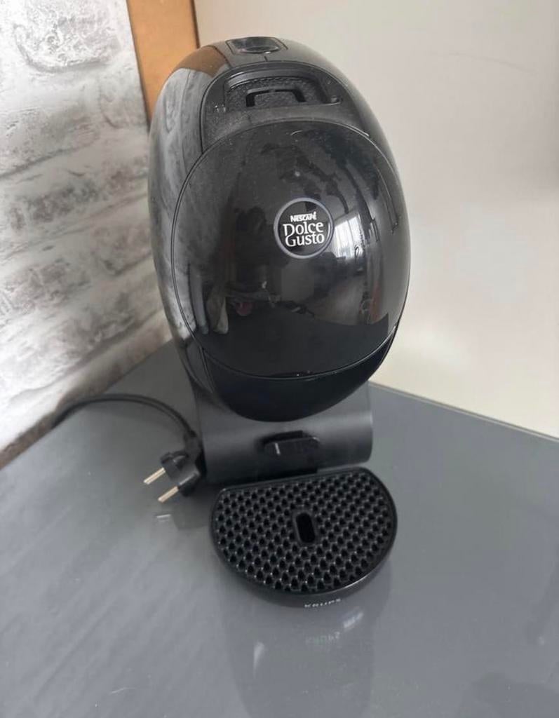 Nescafé Dolce Gusto Koffiemachine - Zwart, Ophalen, Koffiepads en cups, Gebruikt, Koffiemachine