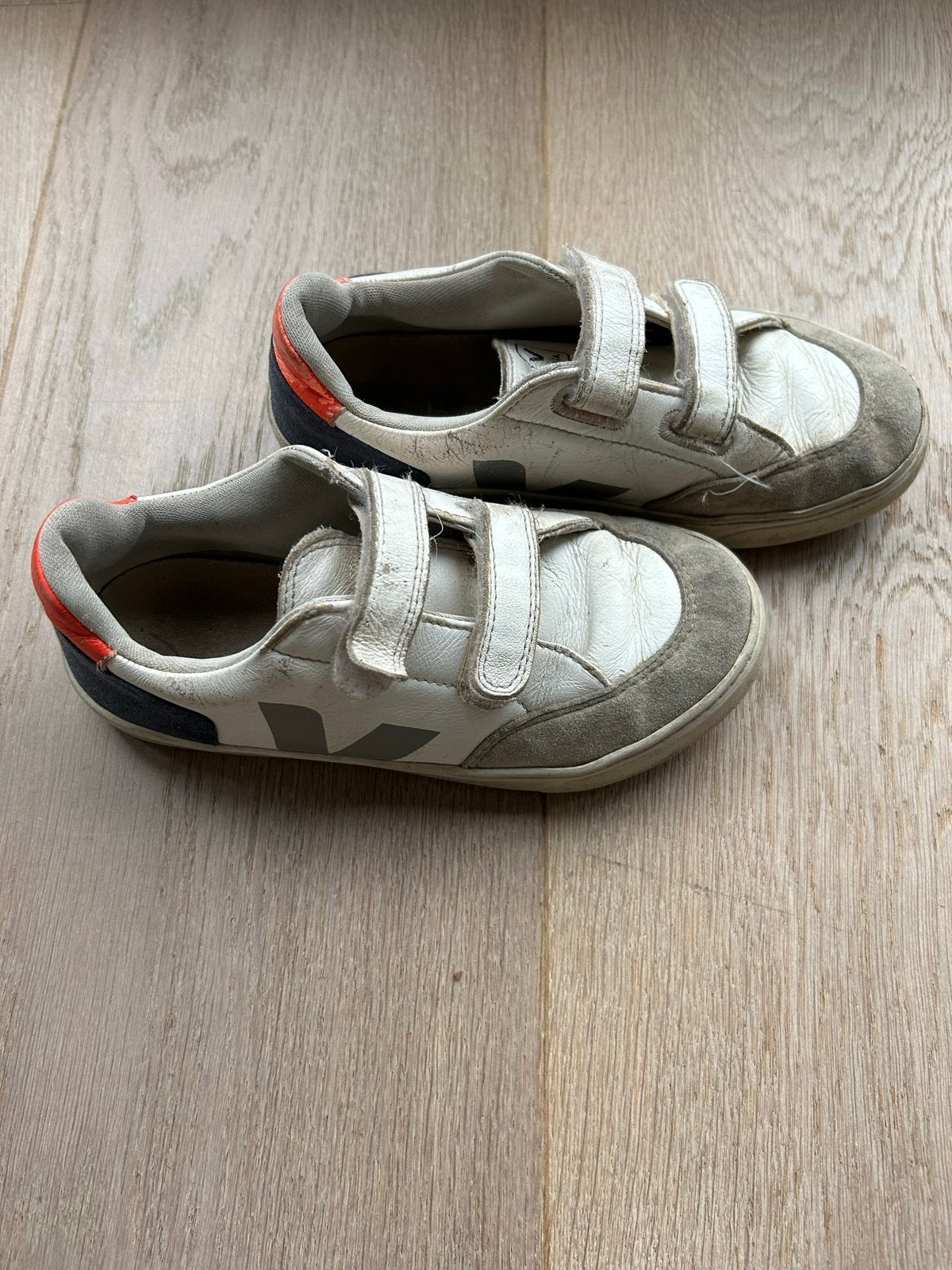 witte leren sneakers V-12 maat 35 VEJA, Kinderen en Baby's, Gebruikt, Jongen of Meisje, Schoenen, Ophalen of Verzenden