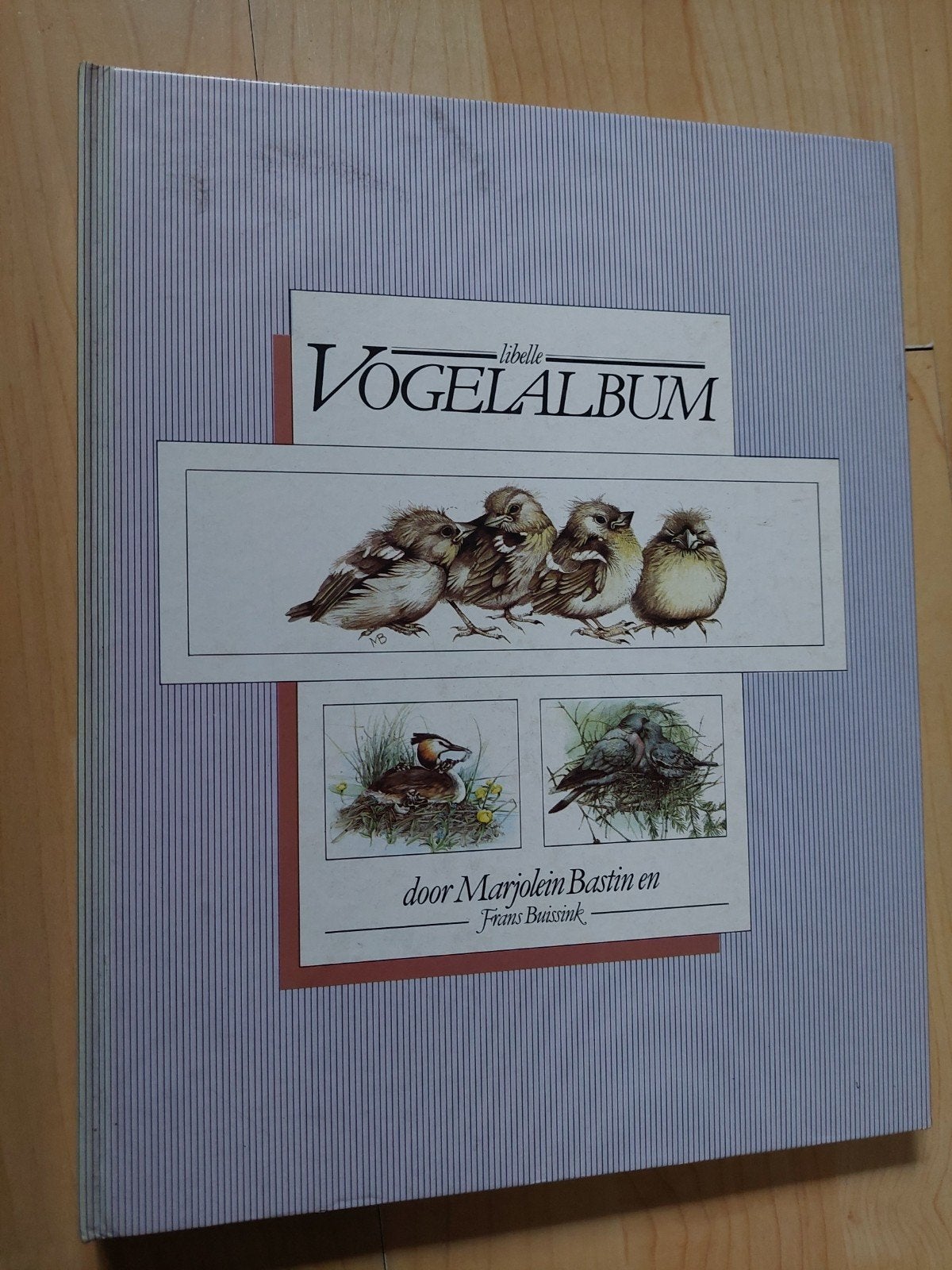 Libelle Vogelalbum door Marjolein Bastin en Frans Buissink, Ophalen of Verzenden, Gelezen, Vogels, Marjolein Bastin en Frans Buissink