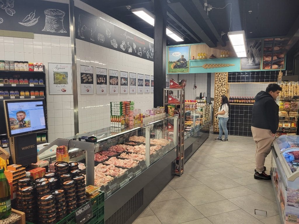 Goedlopende supermarkt/slagerij in winkelcentrum Ridderkerk, Zakelijke goederen, Kantoor en Winkelinrichting | Winkel en Inventaris