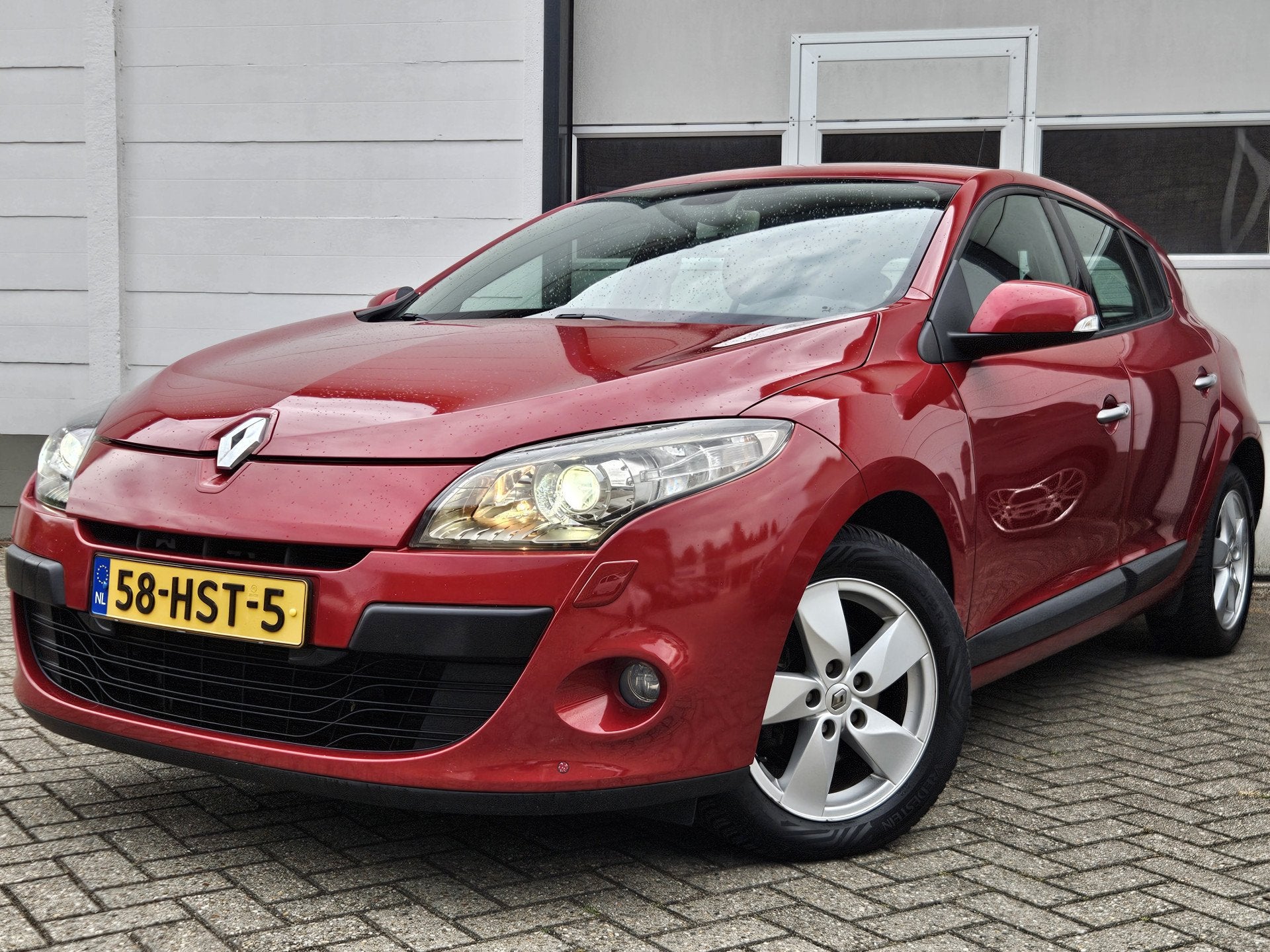 Renault Mégane 2.0 Dynamique /Automaat/Xenon/Airco/Cruise!, Auto's, Stof, Gebruikt, 4 cilinders, Origineel Nederlands