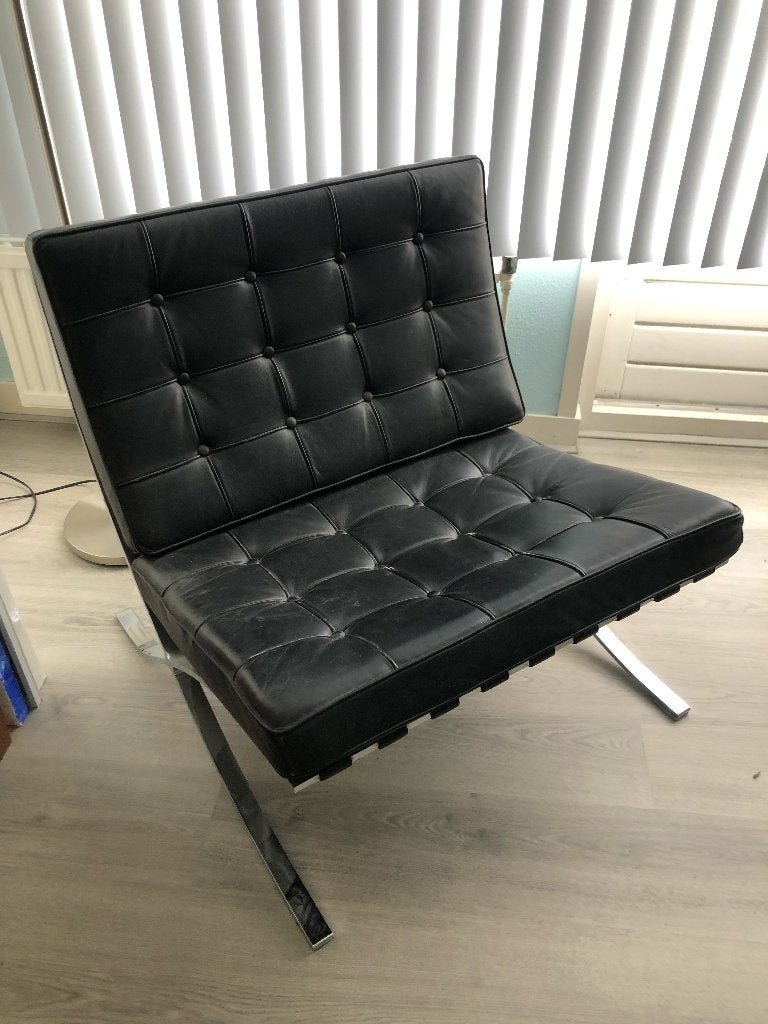 Barcelona in zwart leer (Ludwig Mies van der Rohe) - replica, Gebruikt, 75 tot 100 cm, Ophalen of Verzenden, 75 tot 100 cm