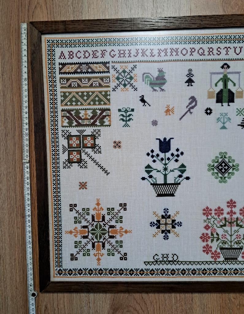 Grote oude merklap geborduurd houten lijst, Antiek en Kunst, Antiek | Kleden en Textiel, Ophalen