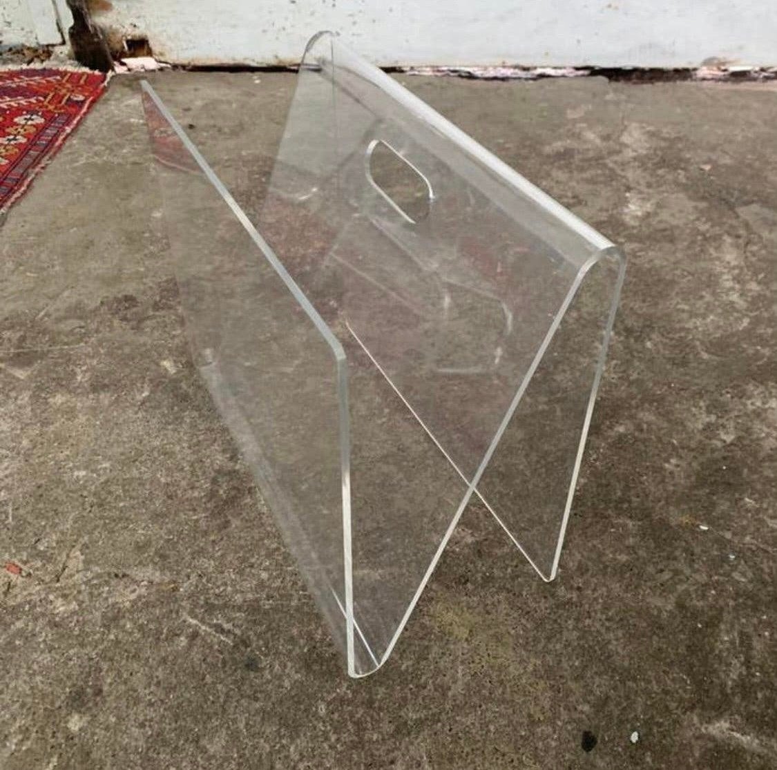 Krantenbak of lectuurbak plexiglas in zig-zag space-age stij, Ophalen of Verzenden