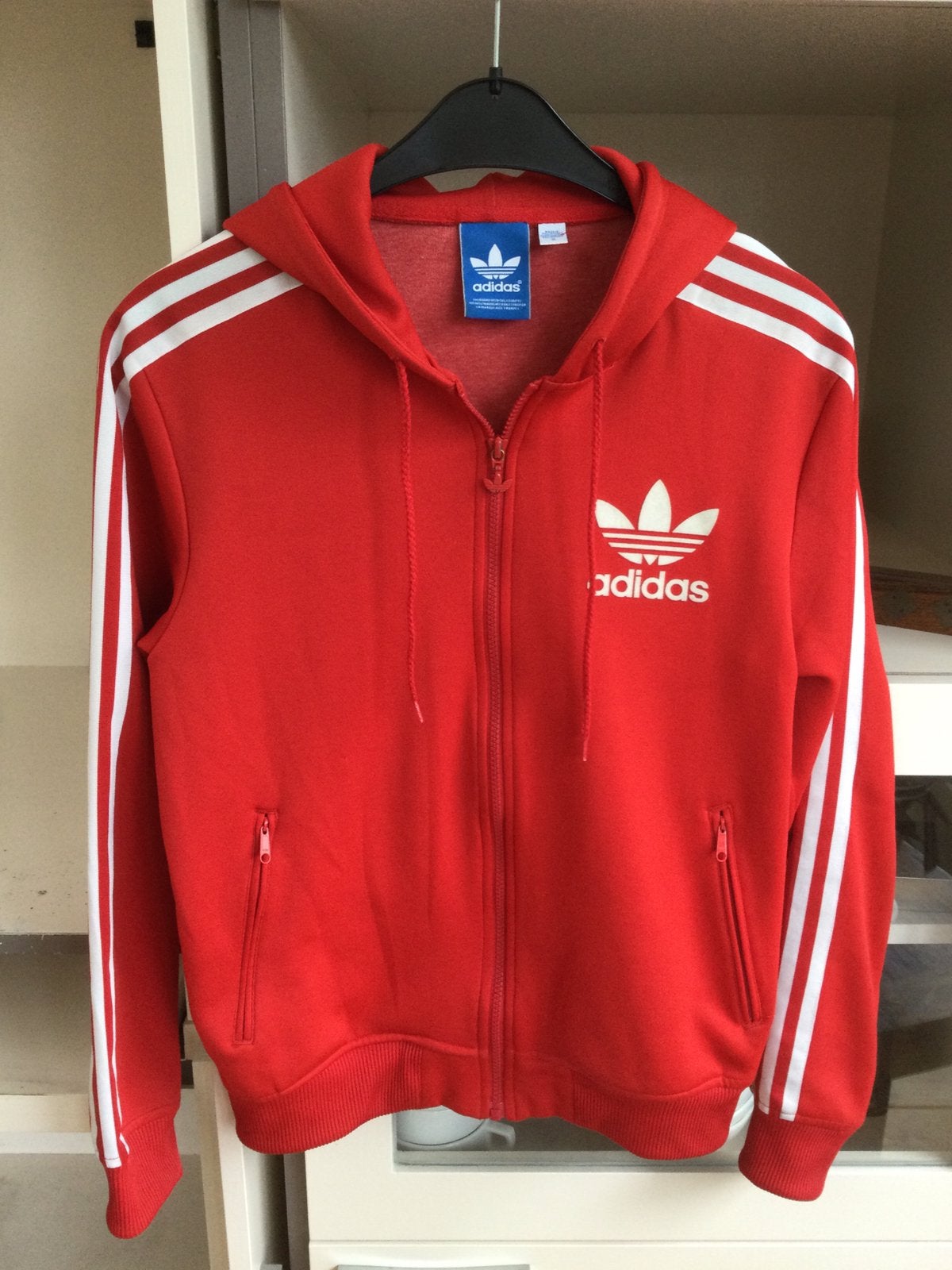 Adidas trainingsjack rood maat S, Maat 48/50 (M), Ophalen of Verzenden, Zo goed als nieuw, Rood
