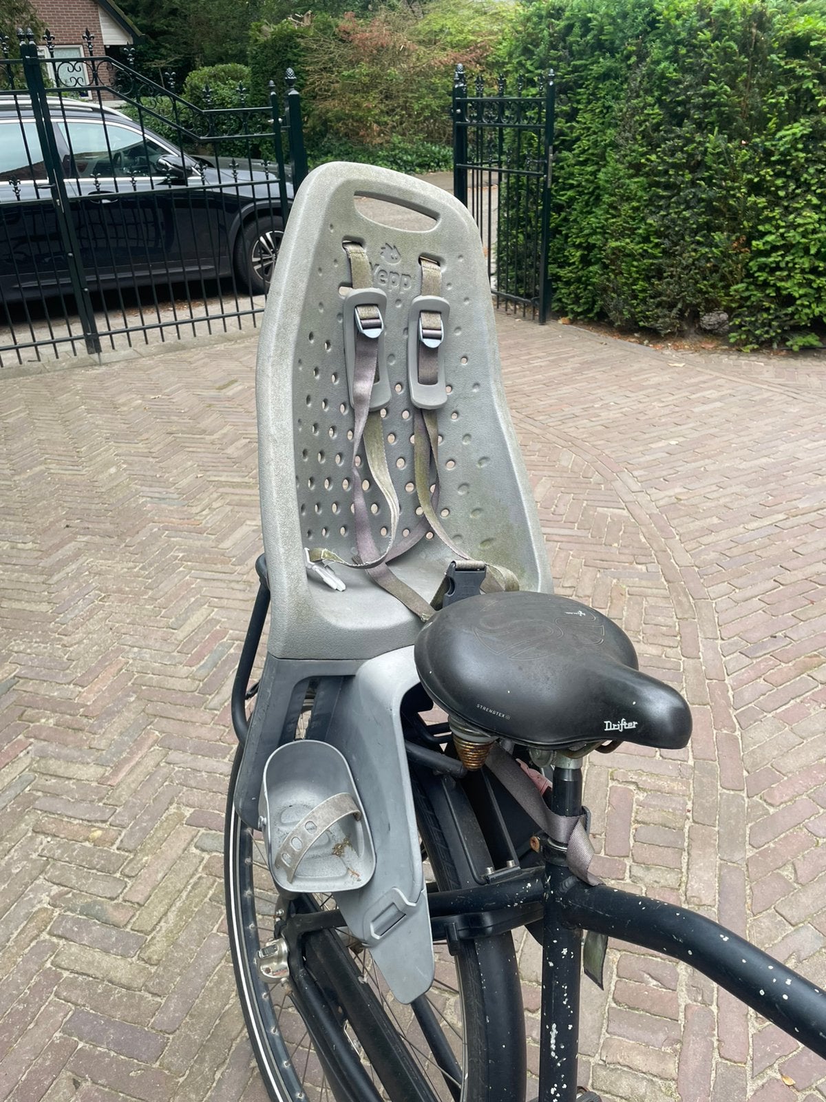 Kinderstoeltje van yepp grijs, Ophalen, Gebruikt